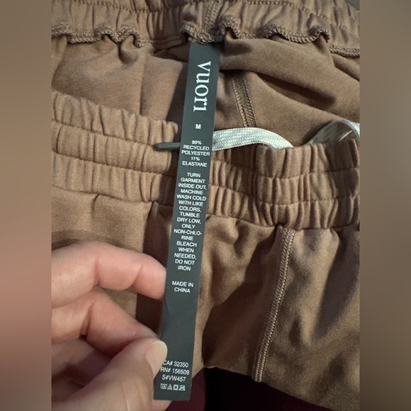 Vuori boyfriend sweatpants size medium tan - Picture 6 of 8